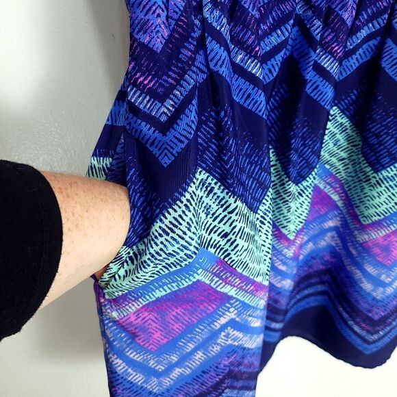 AEO Arty Chevron Strappy Mini Dress w Pockets - Picture 7 of 9